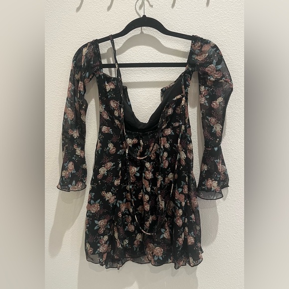 NWT Stradivarius Women's floral dress - Picture 6 of 9